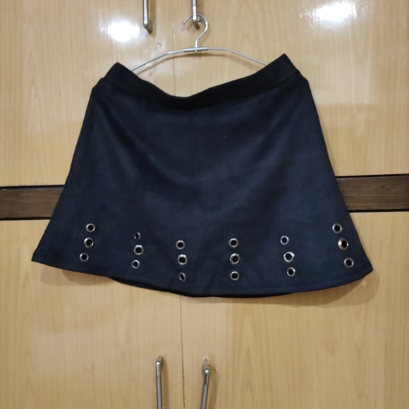 Valvet skirt - Picture 3 of 3